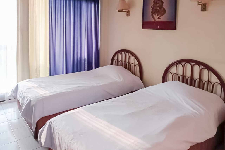 RedDoorz Plus near Tugu Mercusuar Anyer, Serang