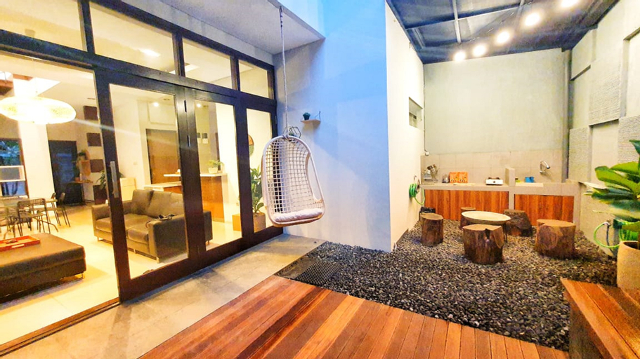 Cottonwood Stay Villa Sutami 4BR 8-persons, Bandung