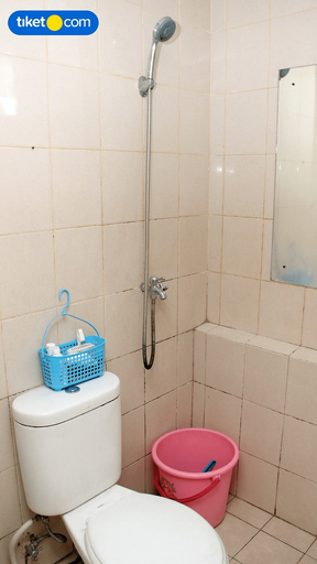 Bathroom 5, Apartment Kalibata City by Salam Property, South Jakarta
