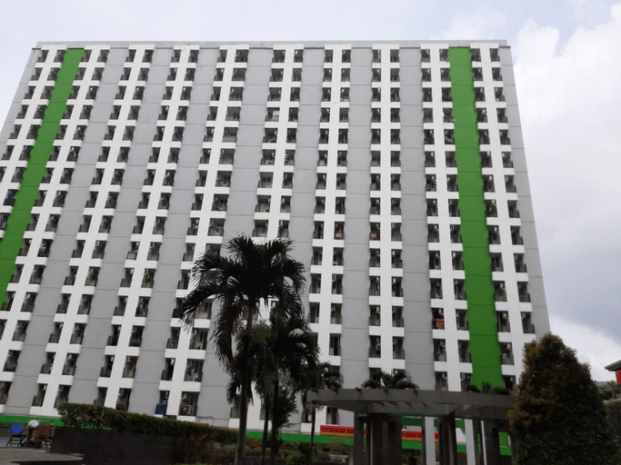 OYO 3221 Green Lake View Ciputat Tower E, Tangerang Selatan