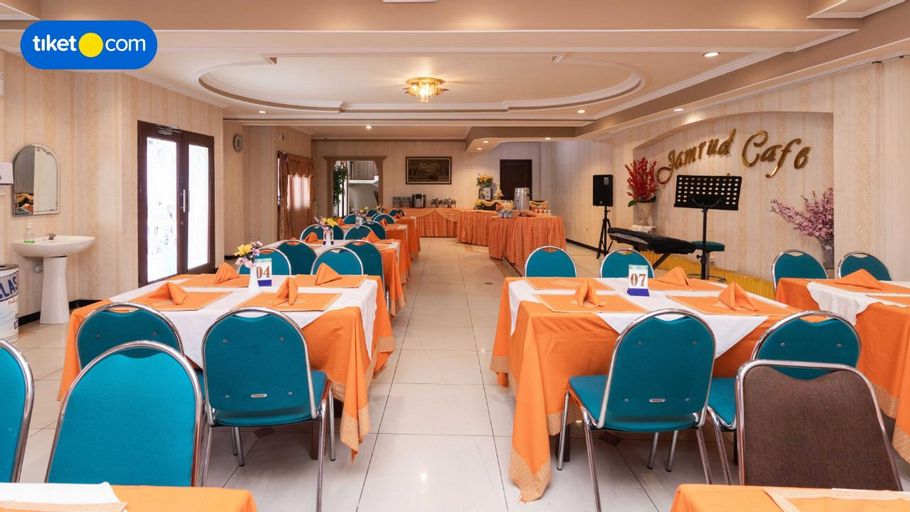 Business Facilities 19
