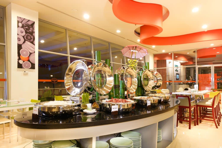 HARRIS Hotel Sentul City - Food & Drinks