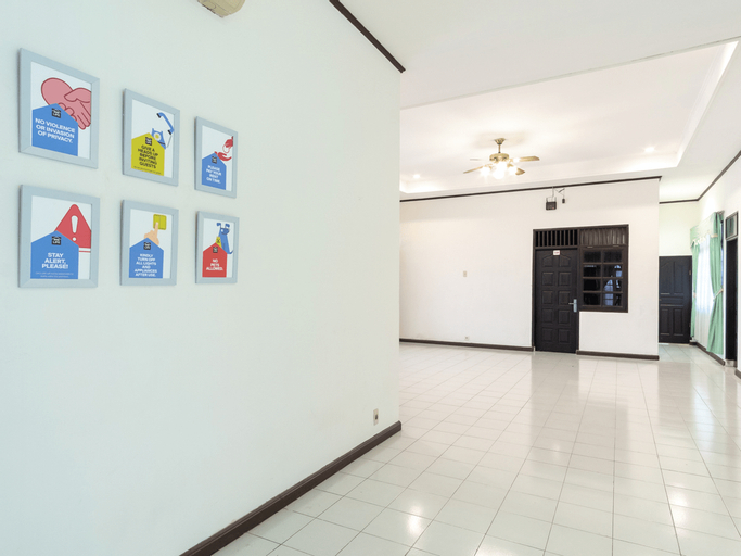 OYO life 2843 Raz House Syariah, Medan