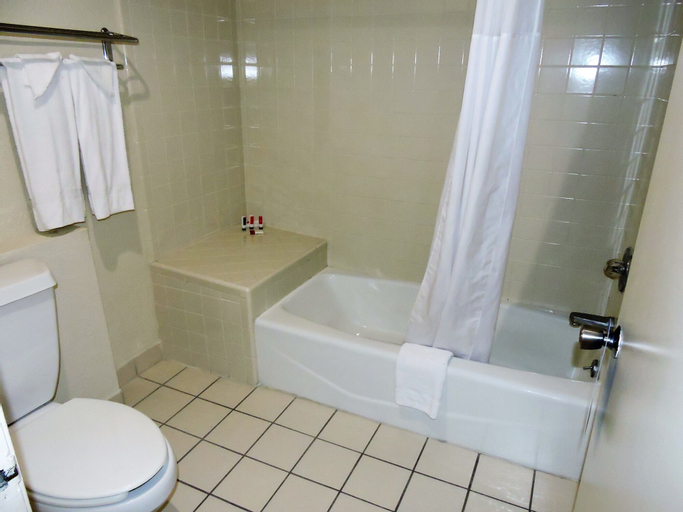 Bathroom 7