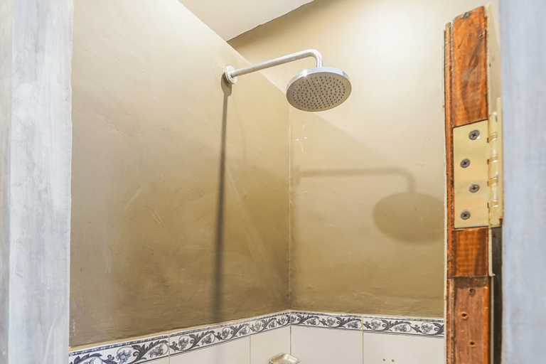 Bathroom 5, Kememai Hostel, Gianyar
