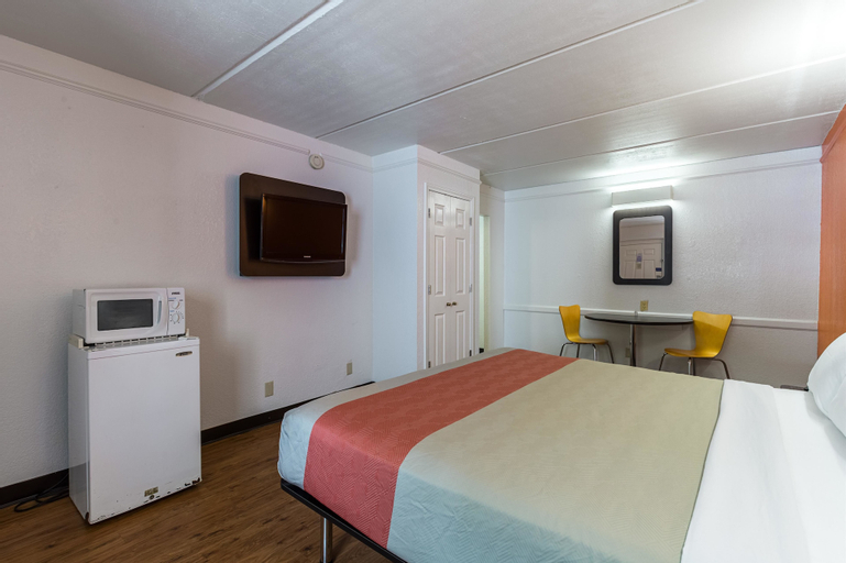Bedroom 27