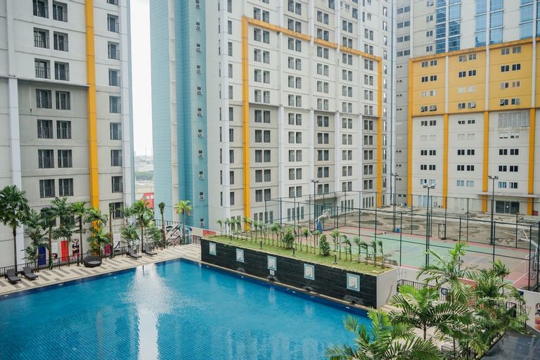 Minimalist Pool View Low Rise Studio @ Paramount Skyline Apartment By Travelio, Tangerang