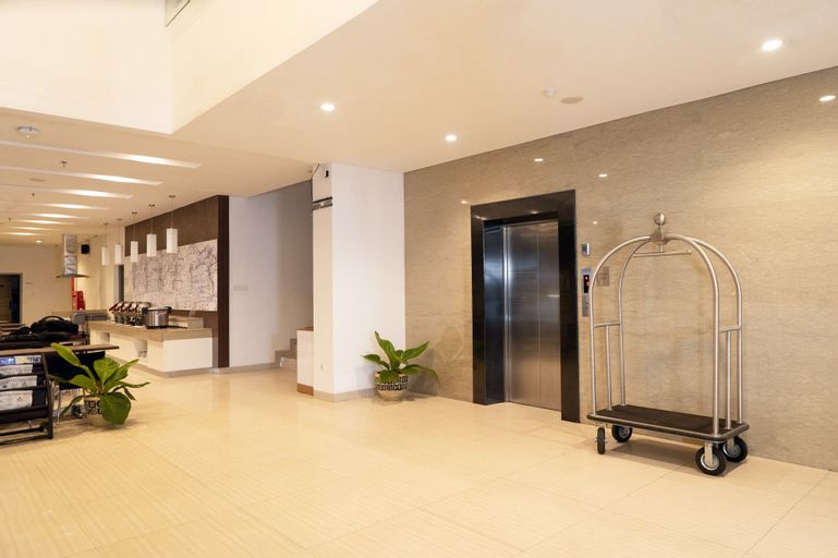 Lynn Hotel Serang, Serang