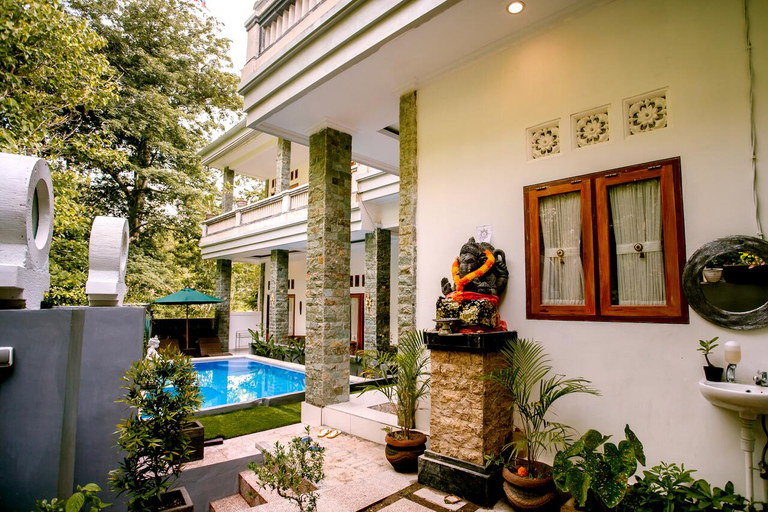 Public Area, The Puncak Santhi Inn, Klungkung