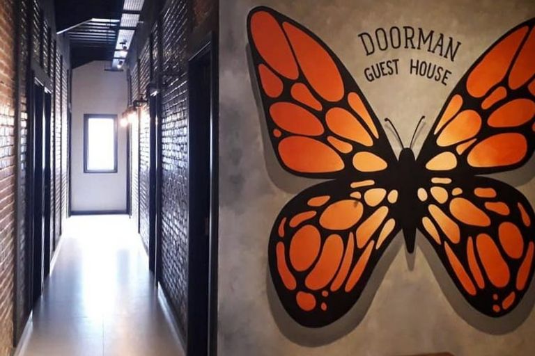 RedDoorz Plus @ Doorman Guest House, Bandung