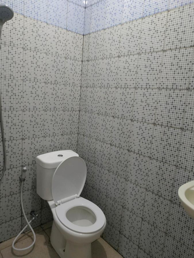 Bathroom 5, Hotel Beng Goan 2, Sikka