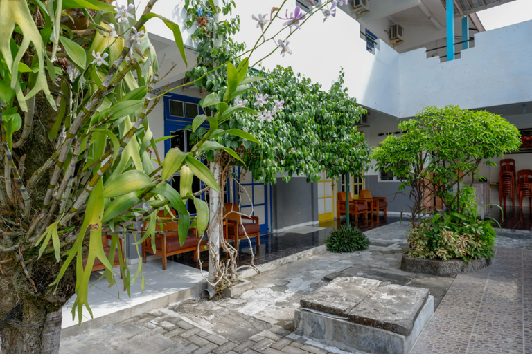 Exterior & Views 2, RedDoorz @ Prawirotaman, Yogyakarta