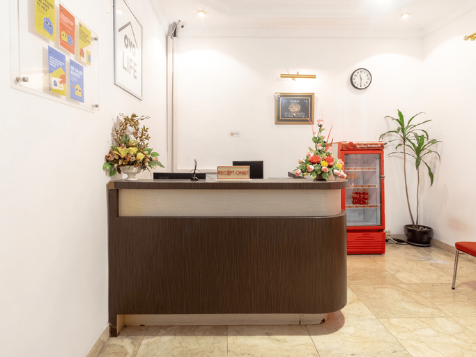 OYO life 2843 Raz House Syariah, Medan
