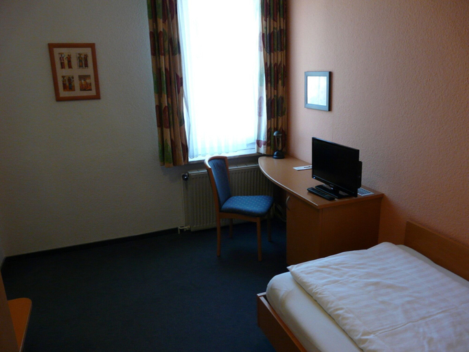 Bedroom 4, Hotel am Salzberg, Hersfeld-Rotenburg