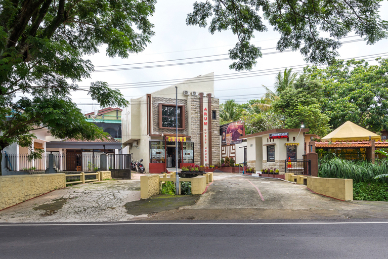 Exterior & Views 2, RedDoorz near Dino Park, Malang