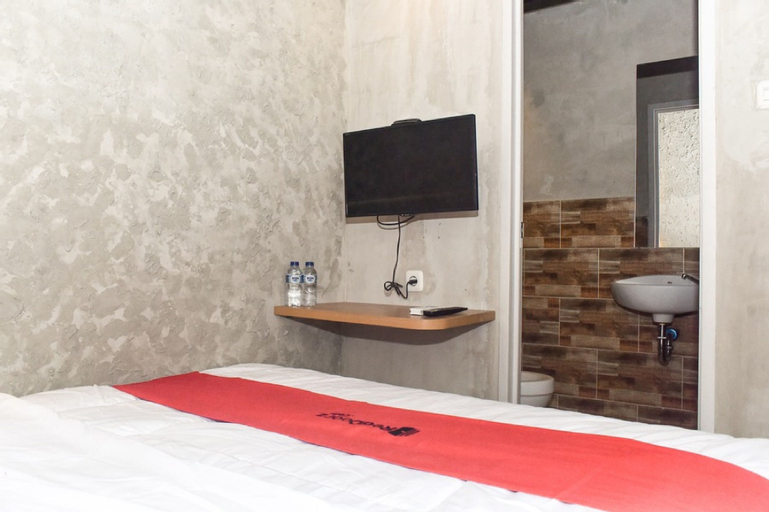 RedDoorz Plus @ Kemayoran, Central Jakarta