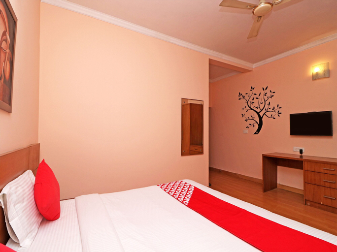 OYO 338 New Paradise, Gurgaon