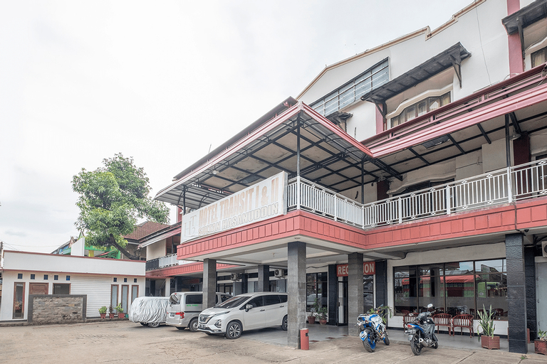 OYO 2704 Hotel Transit 2, Maros