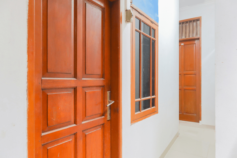 OYO 3058 Griya Samawah Syariah Near Radjak Hospital Salemba, Central Jakarta