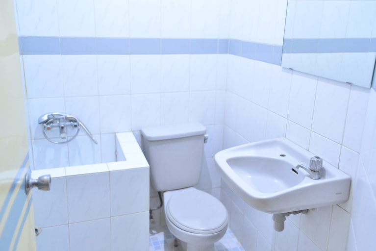 Bathroom 4, Hotel Mahkota Pati, Pati