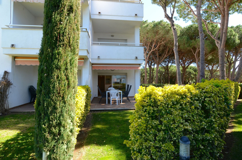Exterior & Views 2, Apartment Green Mar C by Interhome, Girona