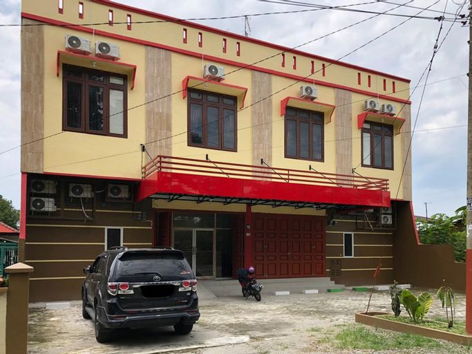 RedDoorz near RS Adam Malik Medan 2, Medan