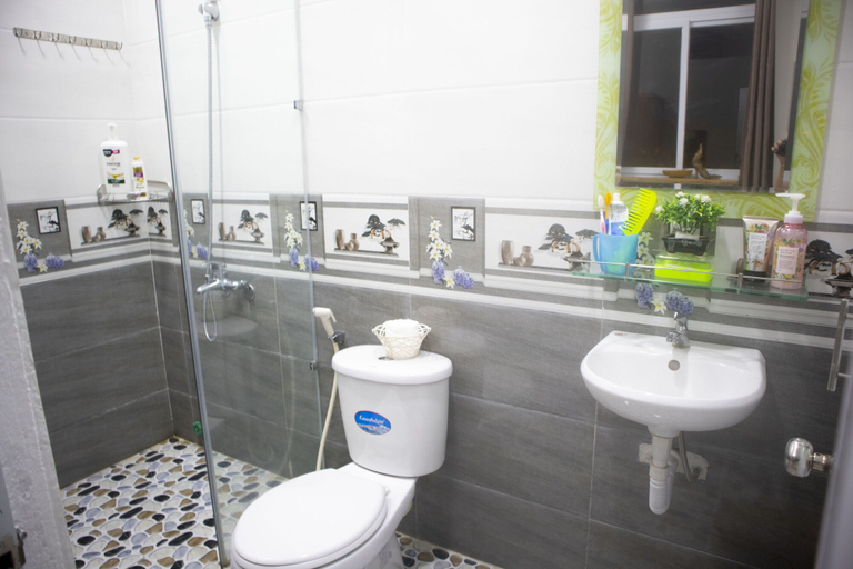 Bathroom 3, Memory Homestay, Huế