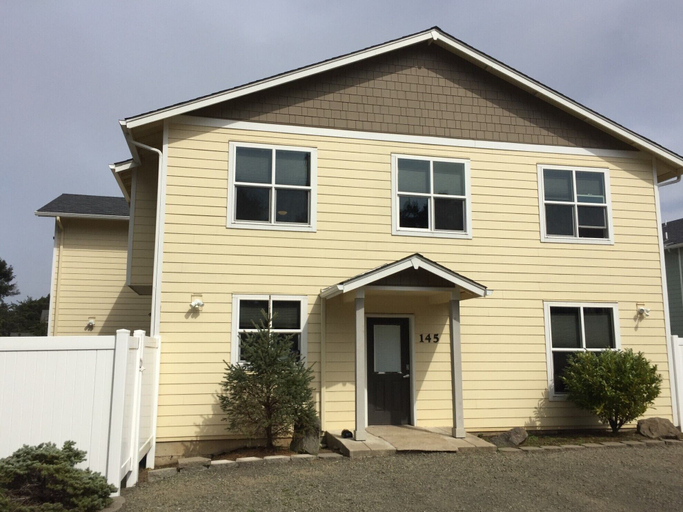 Exterior & Views, Surfer's Beach Retreat, Lincoln