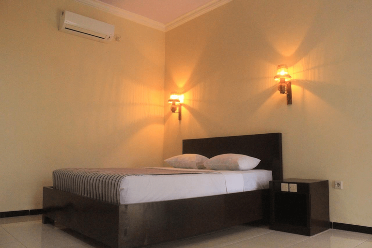 Bedroom 2, Surya Guest House, Probolinggo