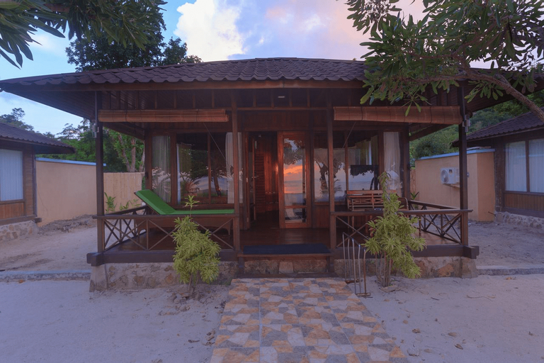 Sylvia Beach Villa, Manggarai Barat