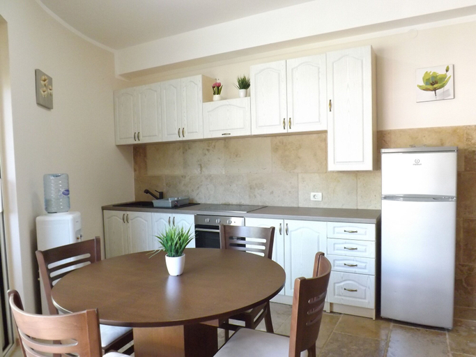 Others 4, Apartment Franca Budva