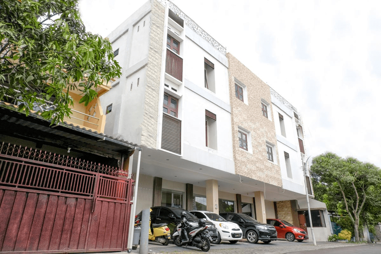 Exterior & Views 2, OYO 2980 Graha Andi Putri, Malang