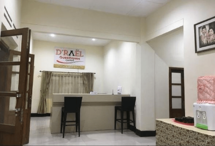 Public Area, D Rael Guest house Syariah, Malang