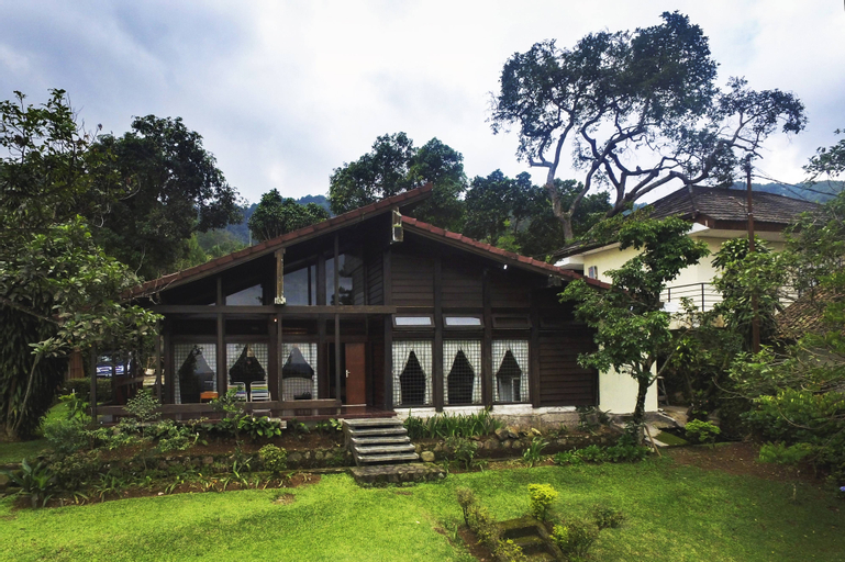 Villa Yaputra Puncak 4BR 10-persons, Bogor Booking Murah di tiket.com