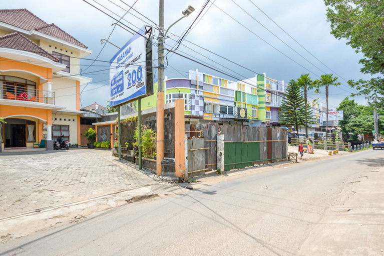 Exterior & Views 2, RedDoorz Syariah @ Jalan Simpang Gajayana, Malang