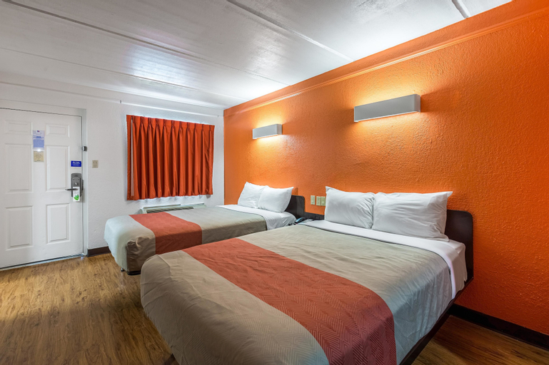 Bedroom 18