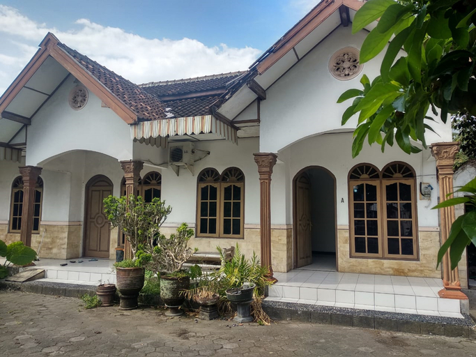 Pugeran 52 - Kamar 15 Entire house (Yogyakarta) - Deals, Photos & Reviews