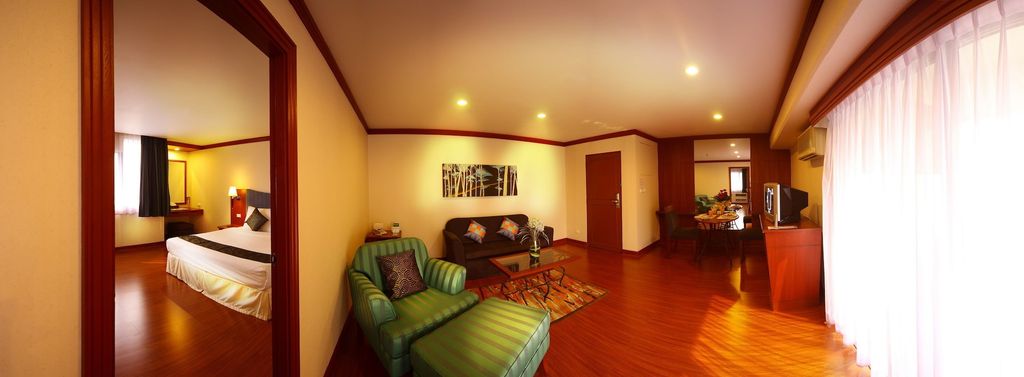 Baiyoke Suite Hotel, Ratchathewi