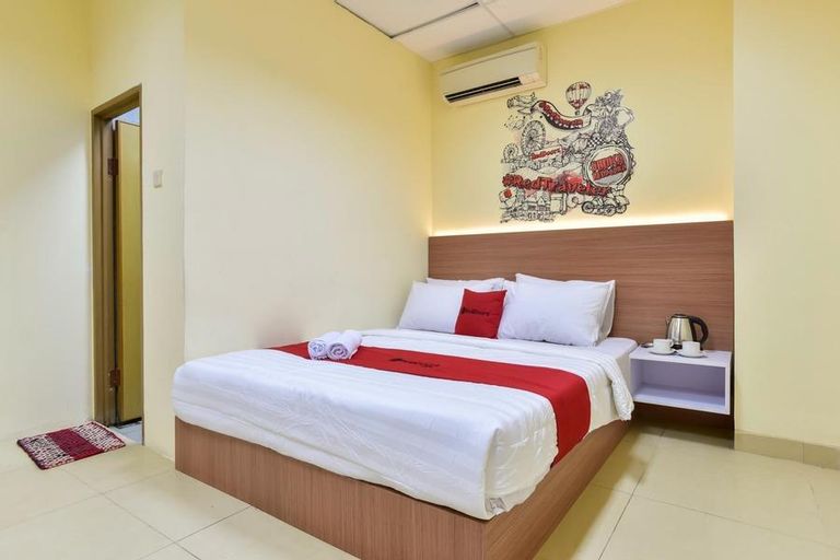 RedDoorz Plus near Tebet Barat 3, South Jakarta