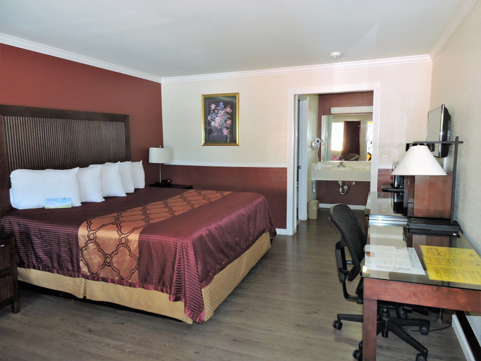 Bedroom 8