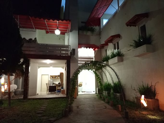 Jaden Hotel & Resort, Mojokerto