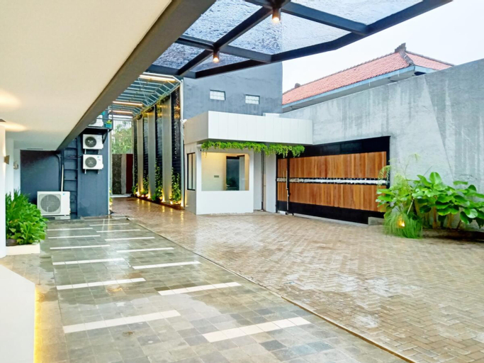 Exterior & Views 4, Hotel Youstay Semarang by Sinergi, Semarang