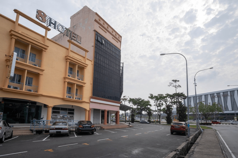 OYO 44103 8 Hotel, Seremban