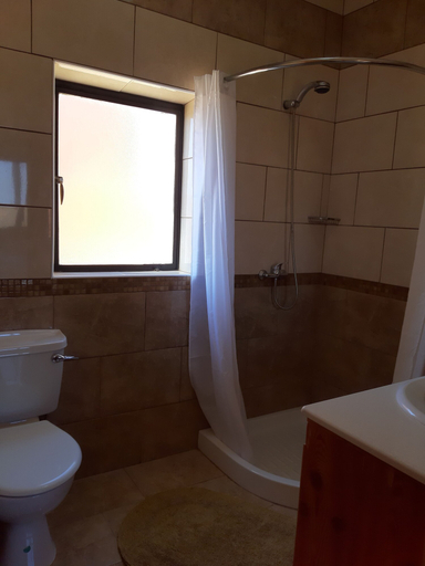 Bathroom 4, Tal-Marga B&B