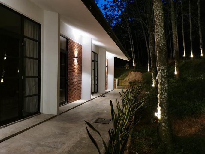 Public Area 3, The Rubber Escape, Alor Gajah