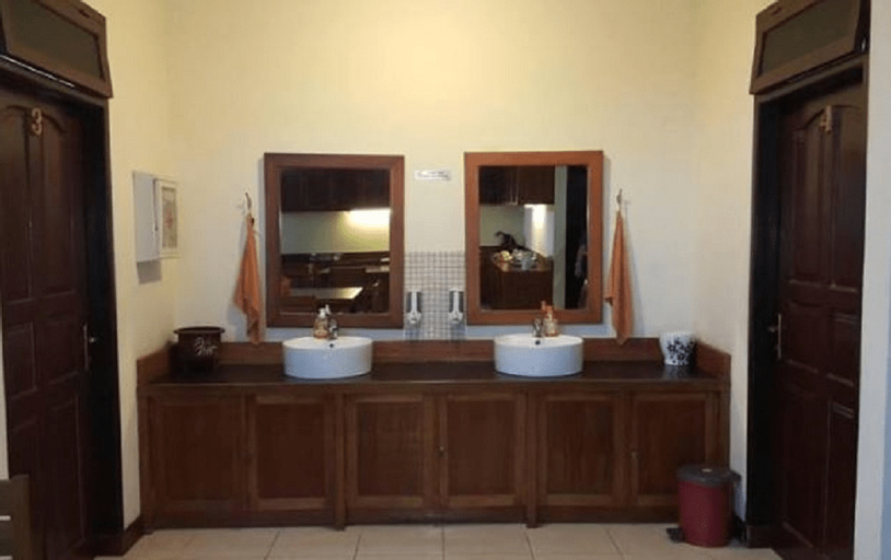 El Lokon Inn, Tomohon