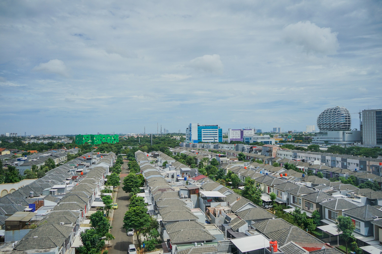 Others 5, Minimalist Studio at Beverly 90210 Apartment By Travelio, Tangerang