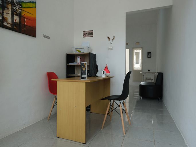 OYO 2551 Mango Residence, Central Bangka