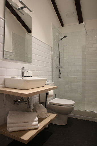 Bathroom 4, Hostal Rural Iruso, Navarra