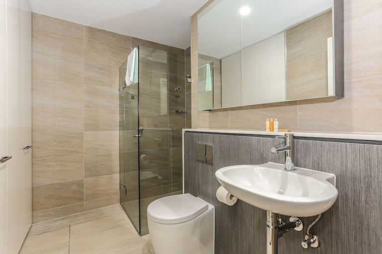 Bathroom 5, New Bright Apartment In Waterloo Near Park, Sydney